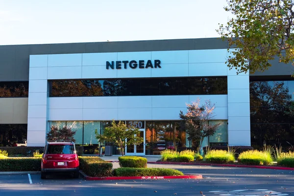Logo de Netgear en la sede de Silicon Valley — Foto de Stock