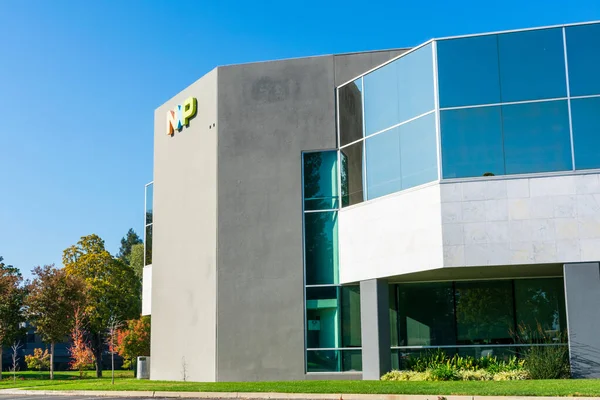 Oficina de la empresa NXP Semiconductors en Silicon Valley — Foto de Stock