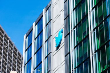Twitter kampüsü San Francisco şehir merkezinde. Twitter bir Amerikan mikroblog ve sosyal ağ hizmetidir.