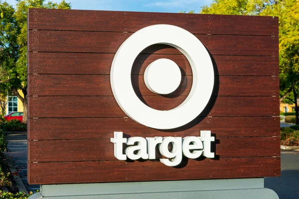 Target Corporation white bullseye logo — 스톡 사진