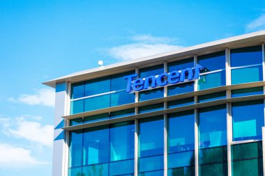 Silikon Vadisi ofisindeki Tencent logosu Çin 'in çok uluslu holdingi.