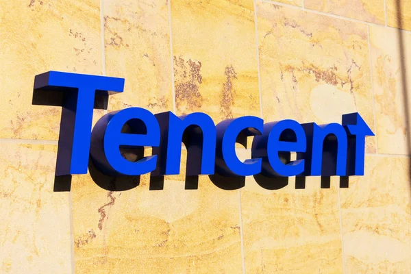 Tencent logo on Silicon Valley office a Chinese multinational conglomerate holding company — Stock Photo, Image