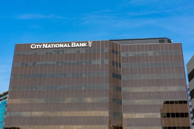 Şehir Merkez Bankası işareti ve logosu Silikon Vadisi 'ndeki ofiste sergileniyor. Cnb, Kanada 'nın Toronto merkezli Royal Bank' ın yan kuruluşudur.
