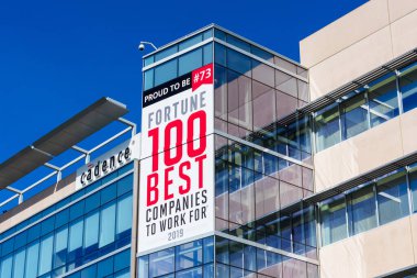 Cadence merkez kampüsü Silikon Vadisi 'nde. Cadence Tasarım Sistemleri, Inc. 2019 Fortune 100 'ün en iyi şirketlerinden biri.