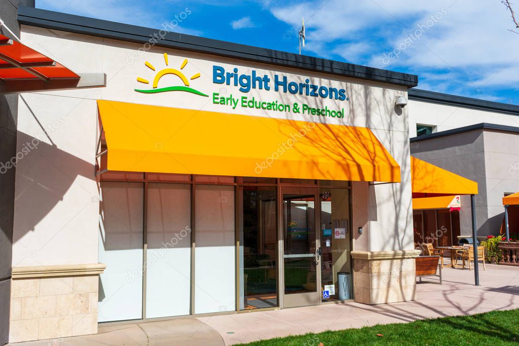 Bright Horizons sign on early education and preschool building. Bright Horizons is child-care provider and is the largest provider of employer-sponsored child care - Sunnyvale, California, USA - 2020