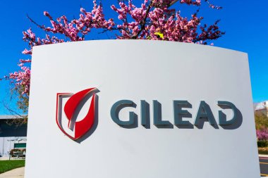 Silikon Vadisi 'ndeki merkezde Gilead tabelası. Gilead Sciences, Inc. (Gilead Sciences, Inc., ABD 'li biyoteknoloji şirketi) uyuşturucuyu araştırır, geliştirir ve ticarileştirir.