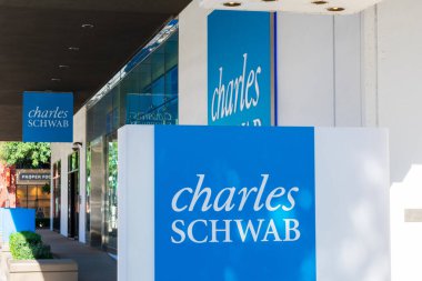 Charles Schwab, genel merkezlere imza atıyor. Charles Schwab Corporation, San Francisco, Kaliforniya, ABD - 2020