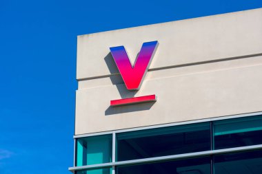 Gerçekten Yaşam Bilimleri Araştırma Merkezi 'nin Silikon Vadisi' ndeki V logosu. Gerçekten de Güney San Francisco, CA, ABD - 2020 Alfabe Şirketi 'nin bağımsız bir yan kuruluşu.