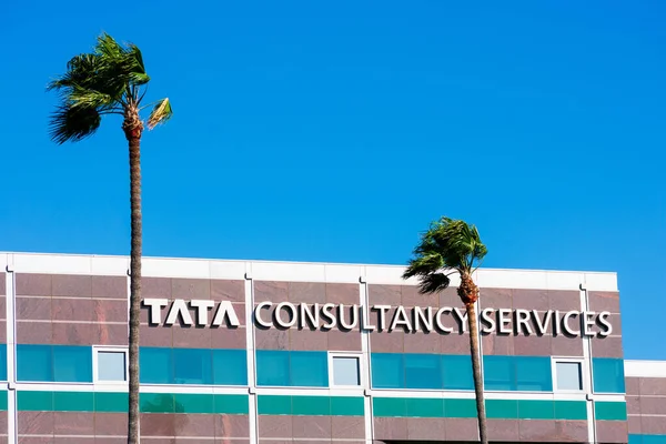 塔塔咨询服务办公室在硅谷的外部 Tcs是一家印度跨国It服务和咨询公司 隶属于塔塔集团 圣克拉拉 美国加利福尼亚州 2020年 — 图库照片
