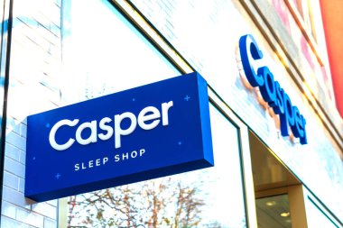 Casper Uyku Dükkanı 'ndaki Casper tabelası. Casper Sleep, internet üzerinden ve perakende satış yerleri San Jose, Kaliforniya, ABD - 2020