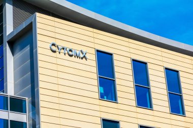 CytomX Therapeutics biyofarmasötik şirket karargahının ön cephesinde CytomX logosu Silikon Vadisi - Güney San Francisco, Kaliforniya, ABD - 2020