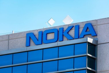Silikon Vadisi 'ndeki kampüste Nokia tabelası. Nokia, Finlandiya 'nın çok uluslu telekomünikasyon, bilgi teknolojisi, tüketici elektroniği şirketi Sunnyvale, ABD - 2019