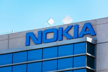 Silikon Vadisi 'ndeki kampüste Nokia tabelası. Nokia, Finlandiya 'nın çok uluslu telekomünikasyon, bilgi teknolojisi, tüketici elektroniği şirketi Sunnyvale, ABD - 2019