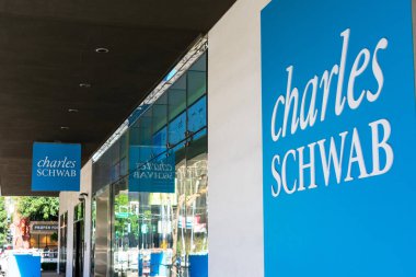 Charles Schwab, genel merkezlere imza atıyor. Charles Schwab Corporation, San Francisco, Kaliforniya, ABD - 2020