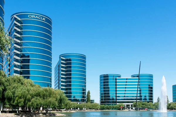 Oracle Hoofdkantoor Campus Omgeven Door Water Met Oracle Team Usa — Stockfoto