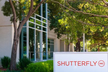Silikon Vadisi 'ndeki Shutterfly karargahı, San Francisco Körfez Bölgesi' nin yüksek teknoloji merkezi - Redwood City, California, ABD