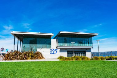 27. iskele. Tarihi Embarcadero rıhtımındaki James R. Herman Cruise Terminali 'nin dış görünüşü - San Francisco, CA, USA - 2019