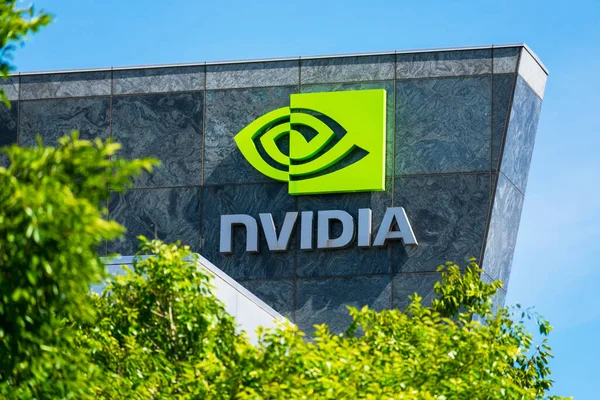 Nvidia Logo Sign Headquarters Blurred Foreground Green Trees Santa Clara — Stock Photo, Image