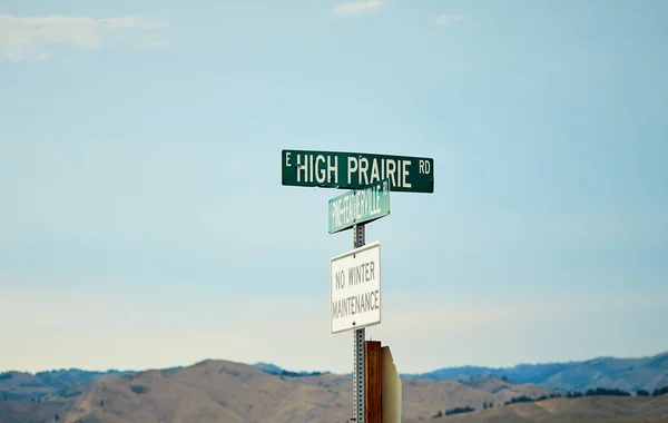 Signpost Road Sign Blue Sky Background — Free Stock Photo