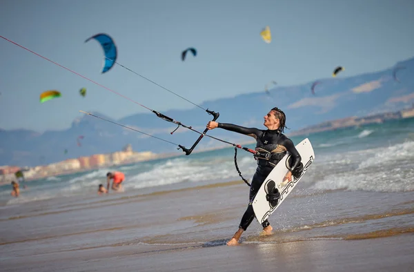 Jeune Femme Planche Voile Sur Plage — Photo