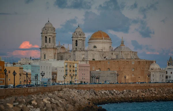 Veduta Della Cattedrale San Nicola — Foto stock gratuita