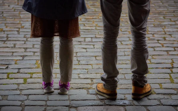 Tineri Cuplu Picioare Stradă — Fotografie de stoc gratuită