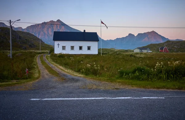 Дом Дороге Горах — Бесплатное стоковое фото