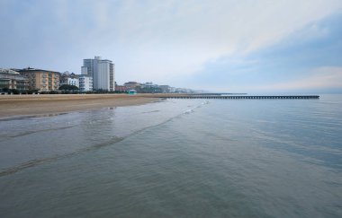 Sahilde ve denizde binalar