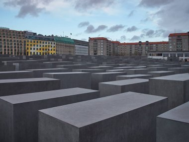  Berlin 'deki Yahudi Soykırımı Anma Müzesi               