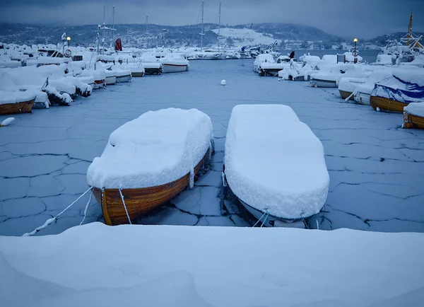 Boten Bedekt Met Sneeuw Jachthaven — Stockfoto