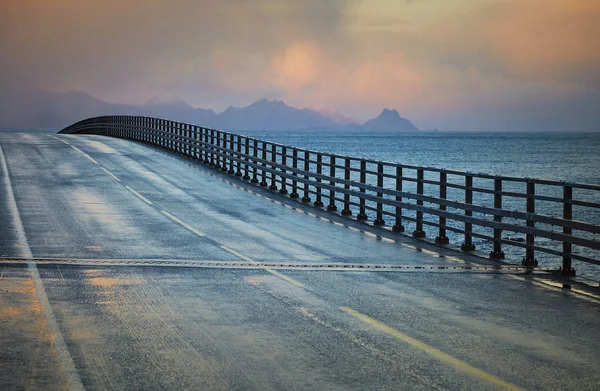 Vista Panorámica Del Majestuoso Paisaje Con Carretera Isla Lofoten Norway —  Fotos de Stock