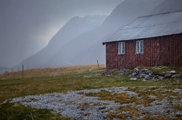 Malowniczy Widok Szczegóły Architektoniczne Budynku Krajobraz Wyspie Lofoten Norwegia — Zdjęcie stockowe