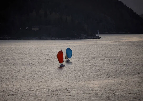 Scenic View Sailing Boats Water People — Stock Photo, Image