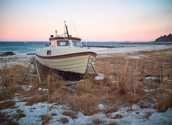 Båt Förtöjd Land Nordlands Län Norge Europa — Stockfoto