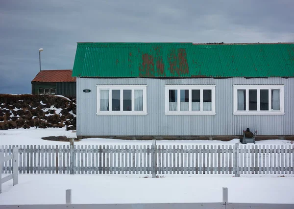 White Wooden House Snow Windows — Stock Photo, Image