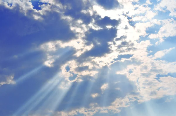 Fondo Cielo Soleado Rayo Sol Luz Solar Cielo Nublado Luz — Foto de Stock