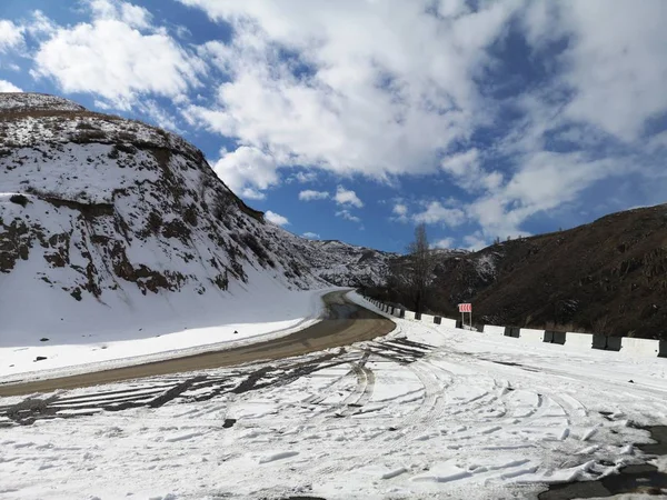 Descent along a mountain road