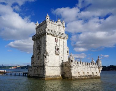 Lizbon 'daki su üzerindeki kale bir zamanlar hapishaneydi.