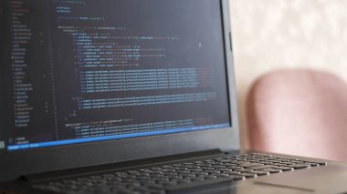 laptop yazılım geliştirme, modern teknoloji