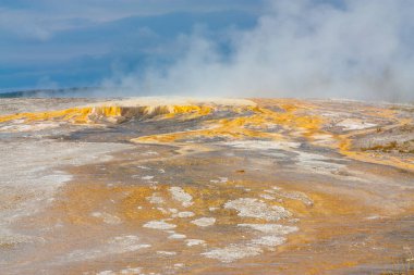 Renkli mineraller Yellowstone