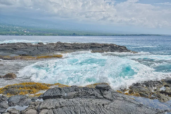 Çalkantılı Vocanic Rock manzara, Kealakekua Bay