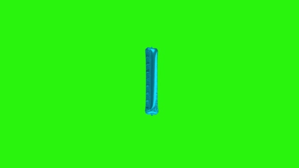 Niebieska litera I Niebieski folia hel balon alfabet pływający na zielonym ekranie — Wideo stockowe