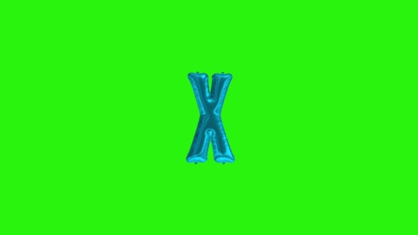 Blauwe letter X. Blauwe folie helium ballon alfabet drijvend op groen scherm — Stockvideo