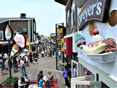 San Francisco, 10 Ağustos 2018 Ann People 39. rıhtımda hareket halinde.