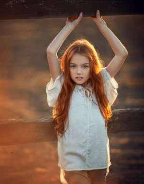 Kızlar yaz istikrarlı