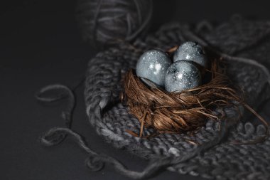 Çok renkli tavuk yumurtaları. Paskalya tatili. Bahar. Dekor