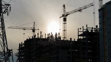 Kule Vinç iş, inşaat alanı akşamı. Timelapse