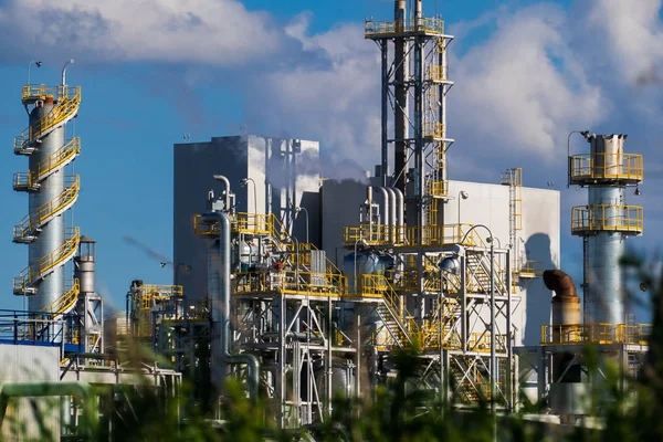 Eenheden voor de productie van salpeterzuur op kunstmest plant — Stockfoto