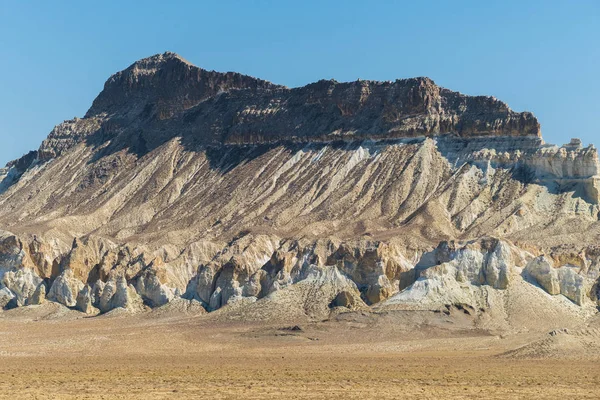 Cliff na borda do planalto de Ustiurt, Cazaquistão — Fotografia de Stock