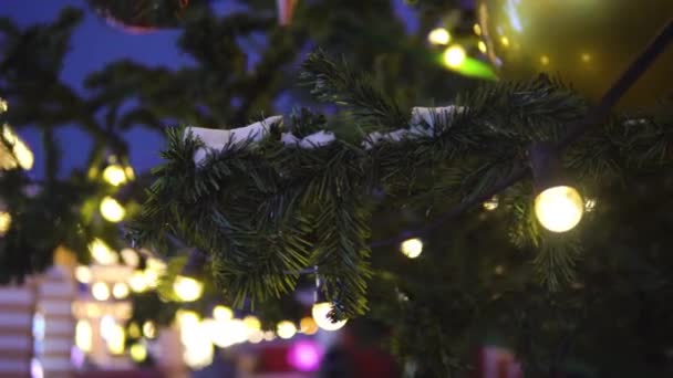 Ghirlanda di Capodanno e giocattolo dell'albero di Natale — Video Stock